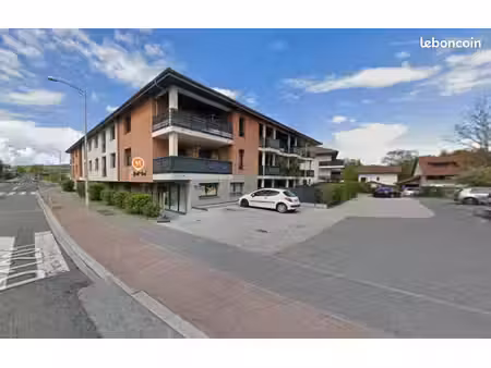 local commercial 56 m²