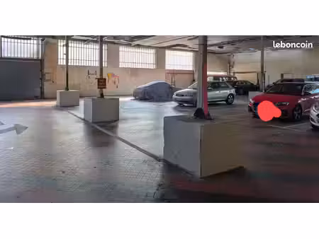 location entrepôt  showroom espace de vente face à la gare de bourg en bresse