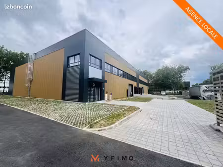 local d'activite 867 m² trappes