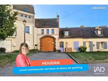 local 72 m² houdan