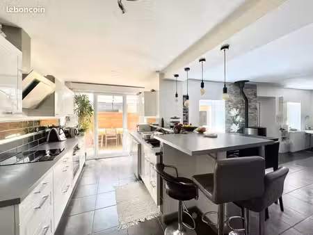 ferme 4 pièces 92 m²