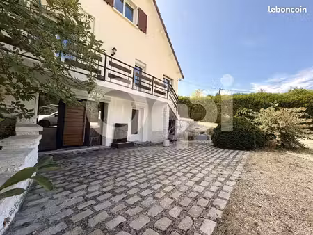 maison 8 pièces 355 m²