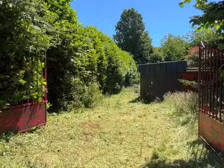 terrain de 810 m² avec habitation de 70 m²  eau et électricité – beauvoir-en-lyons