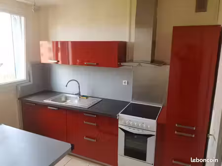 appartement meublé f4 avec parking residence calme et sécurisée