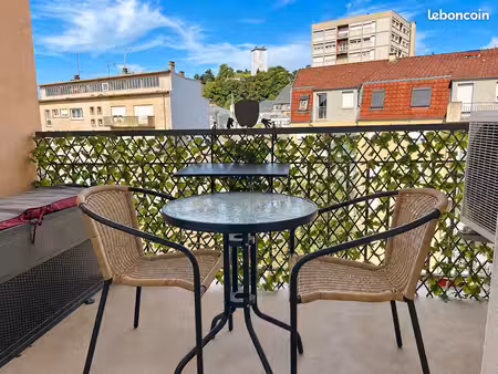 appartement avec ascenseur/ balcon / climatisation