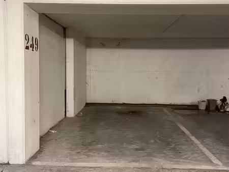 parking/box 12 m² montrouge