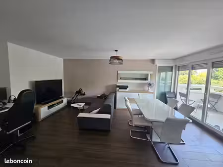 superbe 2 pièces refait à neuf – balcon  terrasse  parking  cave et prestations haut de ga