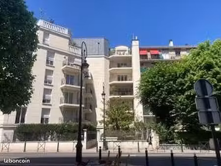 bel appartement centre puteaux  80 m2