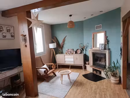 a louer maison nantaise avec jardin cloturé et grande terrasse - 770 euros par mois