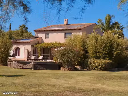 grande villa dans cadre exceptionnel