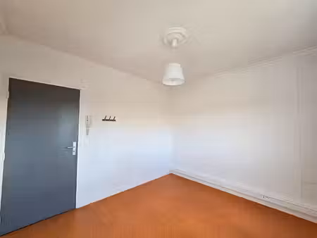 cellule de bureau de 11 m² mézières