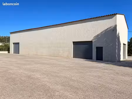 local 400 m² montauroux
