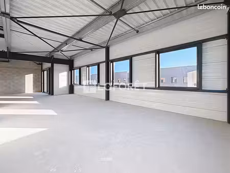 local 248 m² oissel