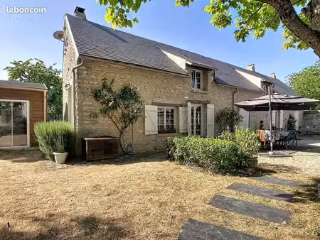 propriété 8 pièces 160 m²