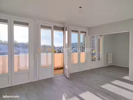 appartement 3 pièces 77 m²