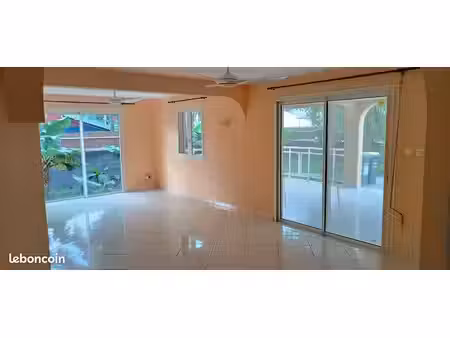 location villa trois mares