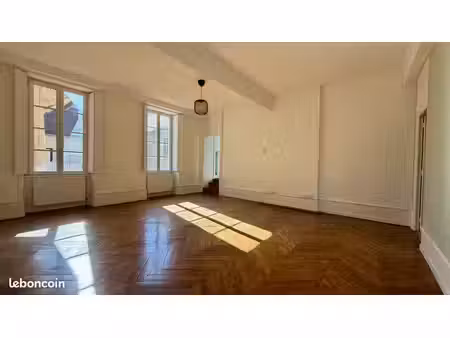 appartement 3 pièces 94 m²