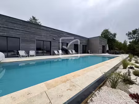 propriété 5 pièces 140 m²