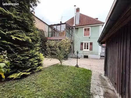 maison de ville 10 pièces 170 m²