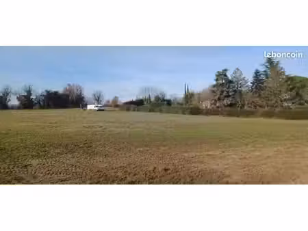 terrain 568 m² ambonil