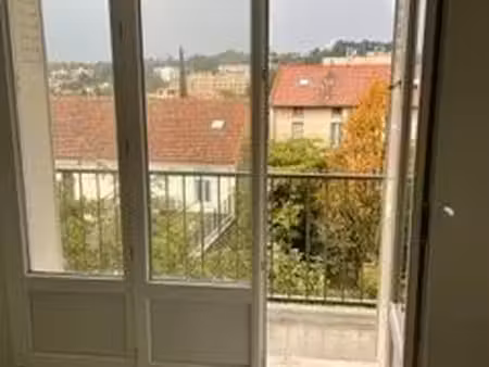 a louer  centre montélimar  t4 ensoleillé dans résidence calme