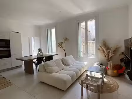 appartement p3 entièrement rénové à nîmes