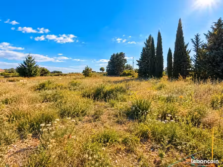 terrain 550 m² uzes