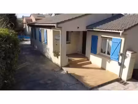 maison individuelle de plain-pied avec piscine et logement indépendant –proche castelnauda