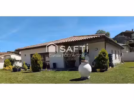saint-jean-du-falga  villa de plain-pied   beaux volumes et suite parentale.