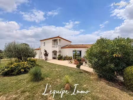 propriété 5 pièces 188 m²