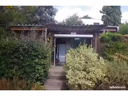 location studio meublé dans jardin privatif