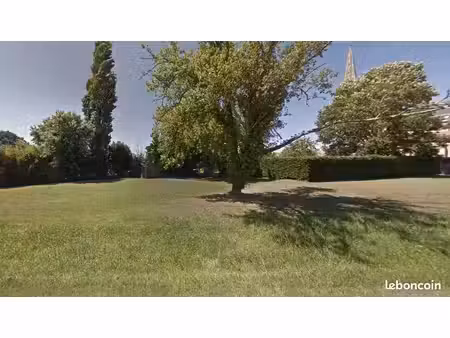 terrain 700 m² saucats