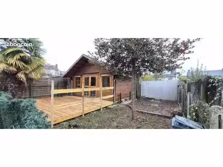 appartement petite maison meublé  20m2  avec grande terrasse de 30m2 plus jardinet