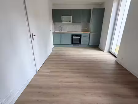nîmes – charmant t2 de 40 m² entièrement rénové à neuf – cuisine équipée et climatisation