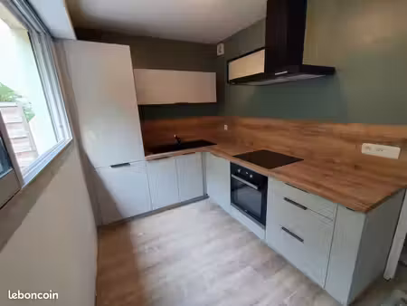 appartement t1 bis 31m2 + terrasse + garage box rue du triolet - calme en retrait de la ru