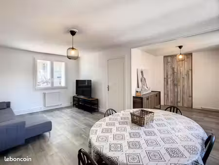 appartement indépendant t4 3 chambre rénové de 80 m²