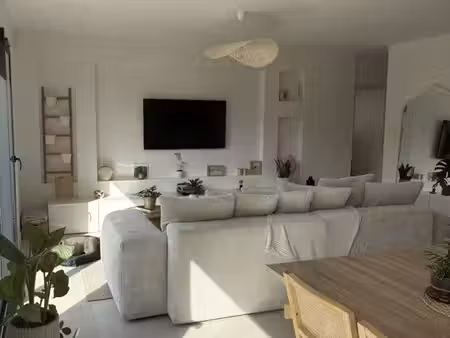 villa contemporaine 2024 – 106 m² – prestations modernes – terrain 485 m² avec piscine