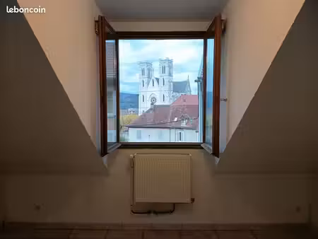 duplex 90 m² avec terrasse et vue sur l’église  tout à pied  chartreuse