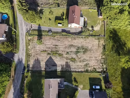 terrain 700 m² faverges de la tour