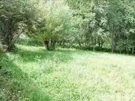 terrain 820m²