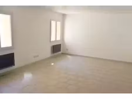 beau studio à mazaugues