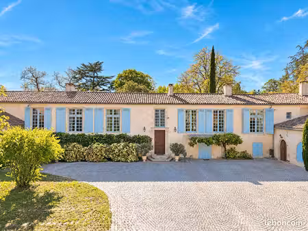 propriété 12 pièces 265 m²