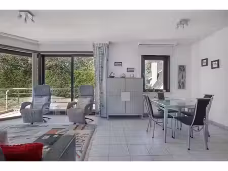 zongericht appartement met 2 slaapkamers en aankoopmogelijkheid van een garage!