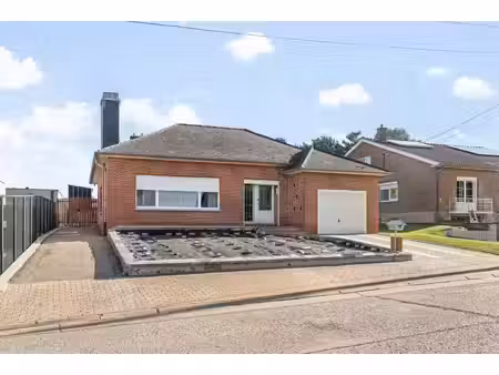 te renoveren bungalow op 17a61 in valmeer