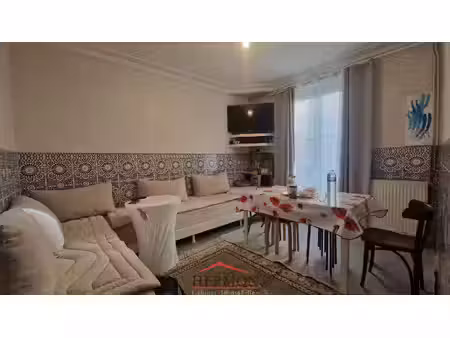 2 pièces traversant de 32 m² avec fort potentiel