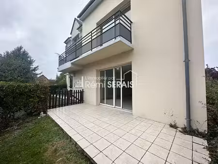 à vendre à flers ? appartement 2 chambres avec terrasse et parking en centre-ville
