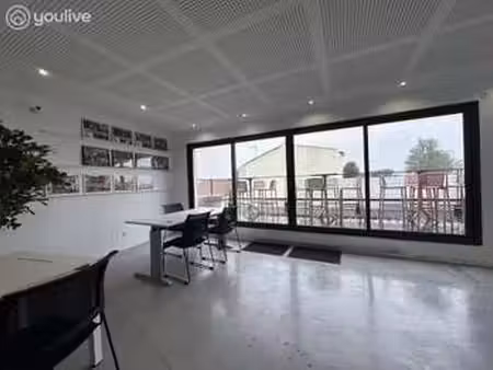 location bureaux et commerces aux sables-d'olonne (85100) : à louer / 86m² les sables-d'ol