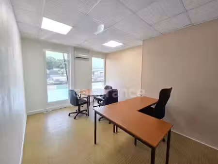 local professionnel à louer baie mahault 1 pièce(s) 14m2 330€/mois ht/hc