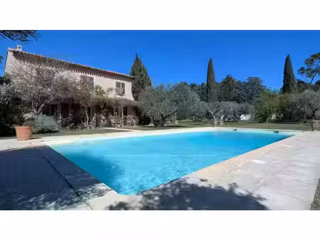 propriété avec piscine en campagne de martigues
