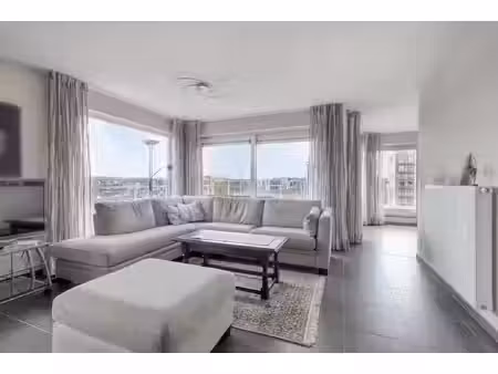 zongericht penthouse met zeer ruim terras